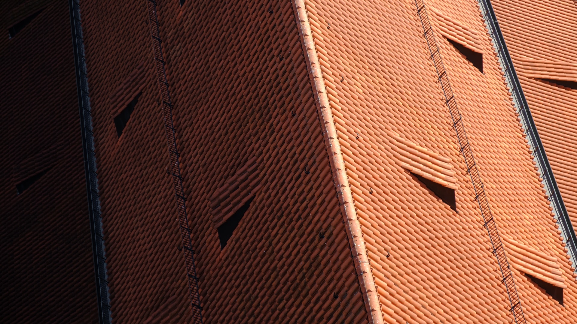DIY vs. Professional Residential Roof Replacement: Which is Best?