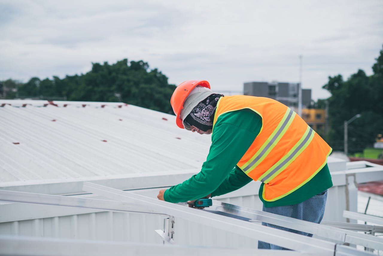 DIY vs. Professional Roof Repairs: What You Need to Know